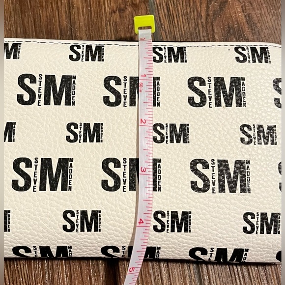 Steve Madden wallet/wristlet. Zipper closure. Lots of space. Black & white. - Picture 13 of 15